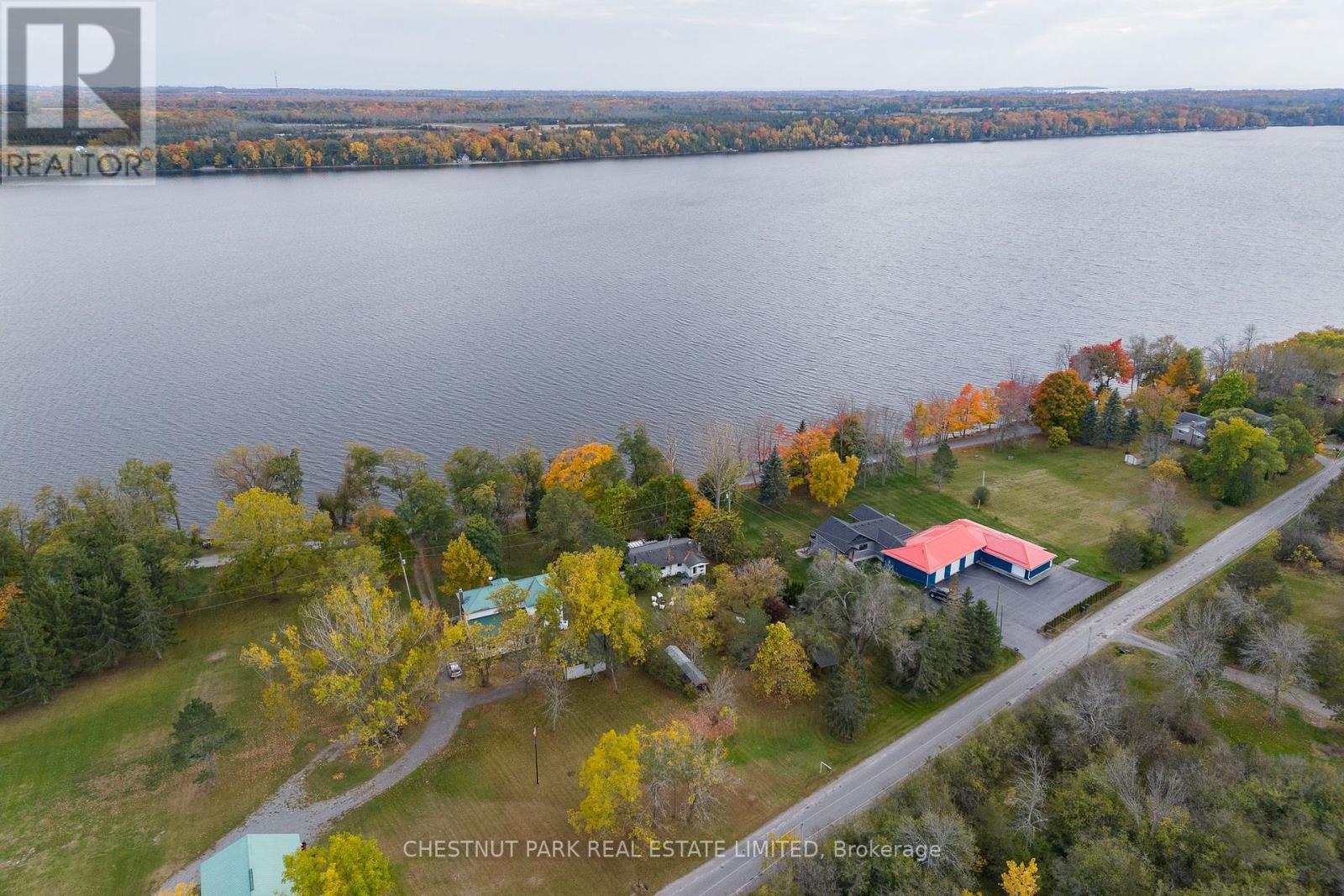 580 LAKESIDE DR