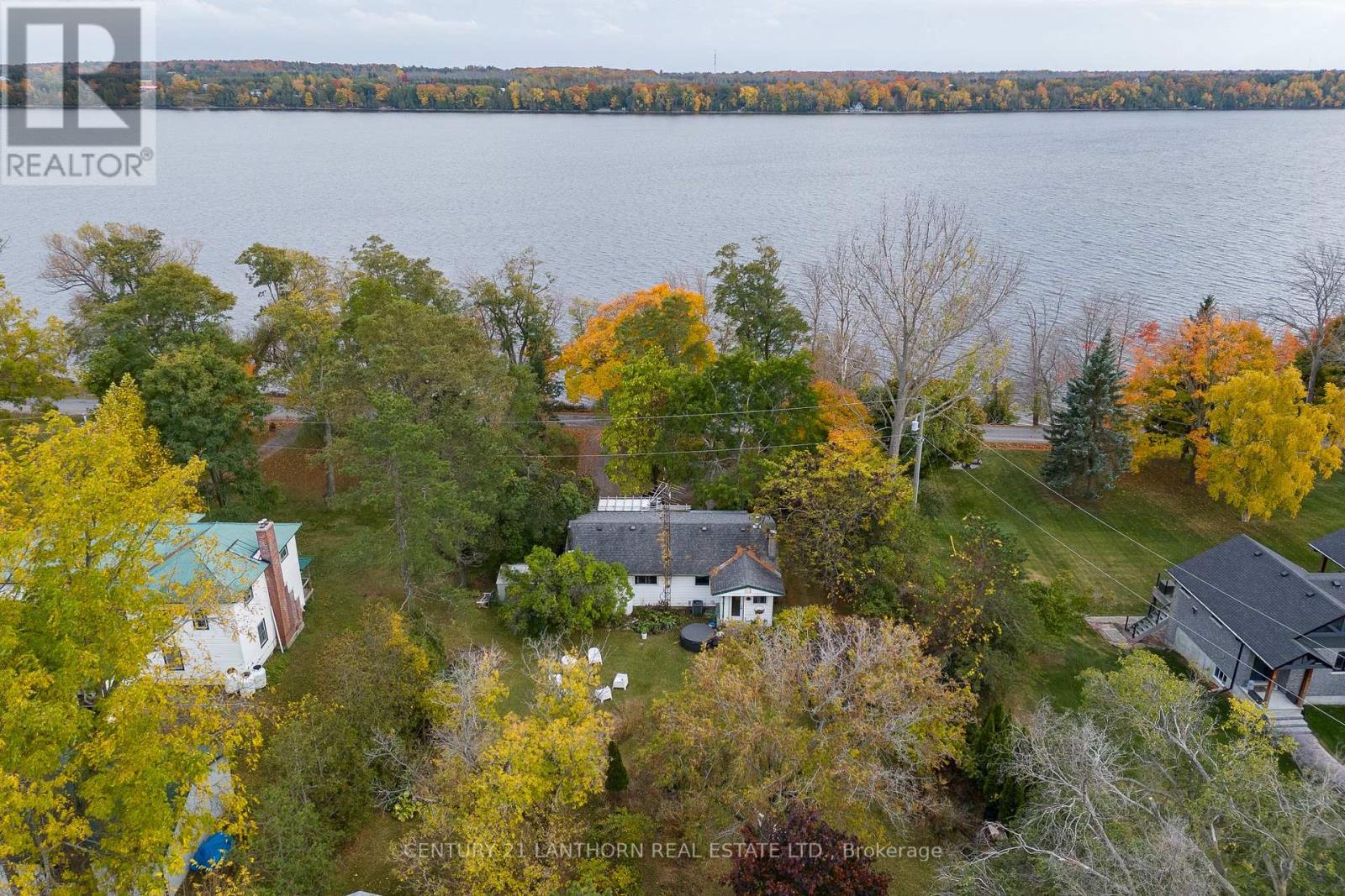 580 LAKESIDE DR