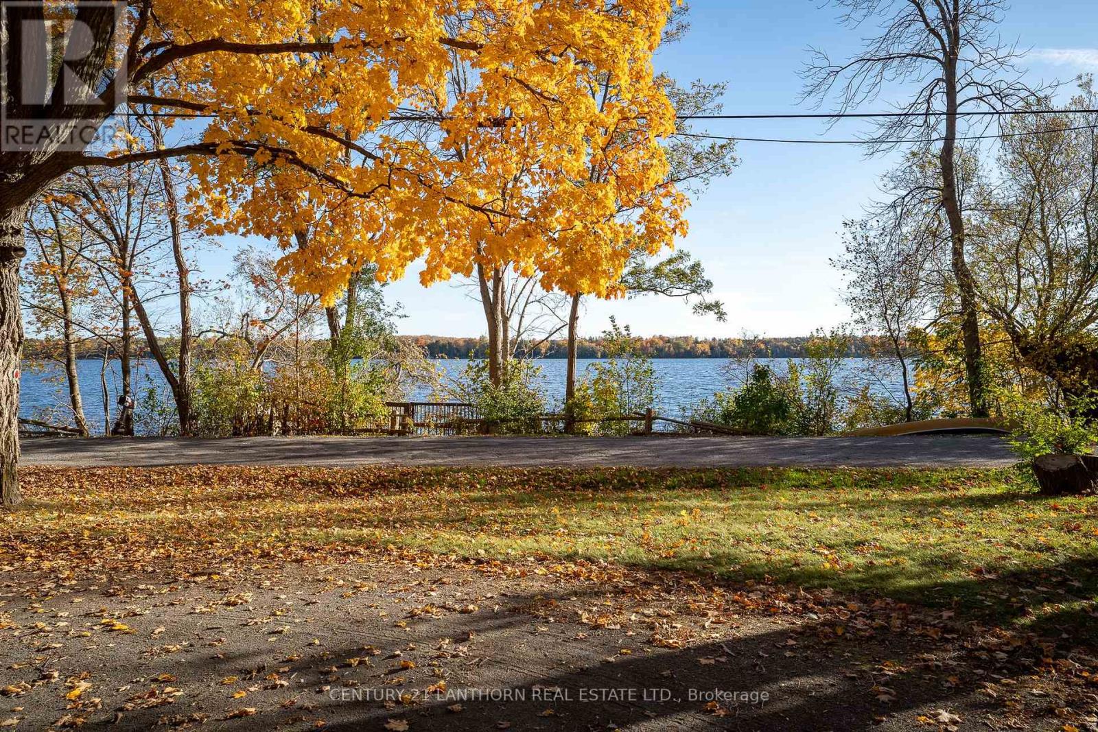 580 LAKESIDE DR