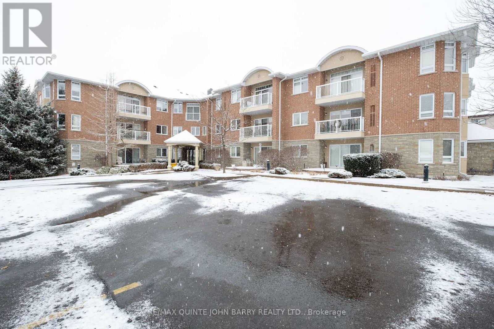 #310 -15 HEARTWOOD DR, #310