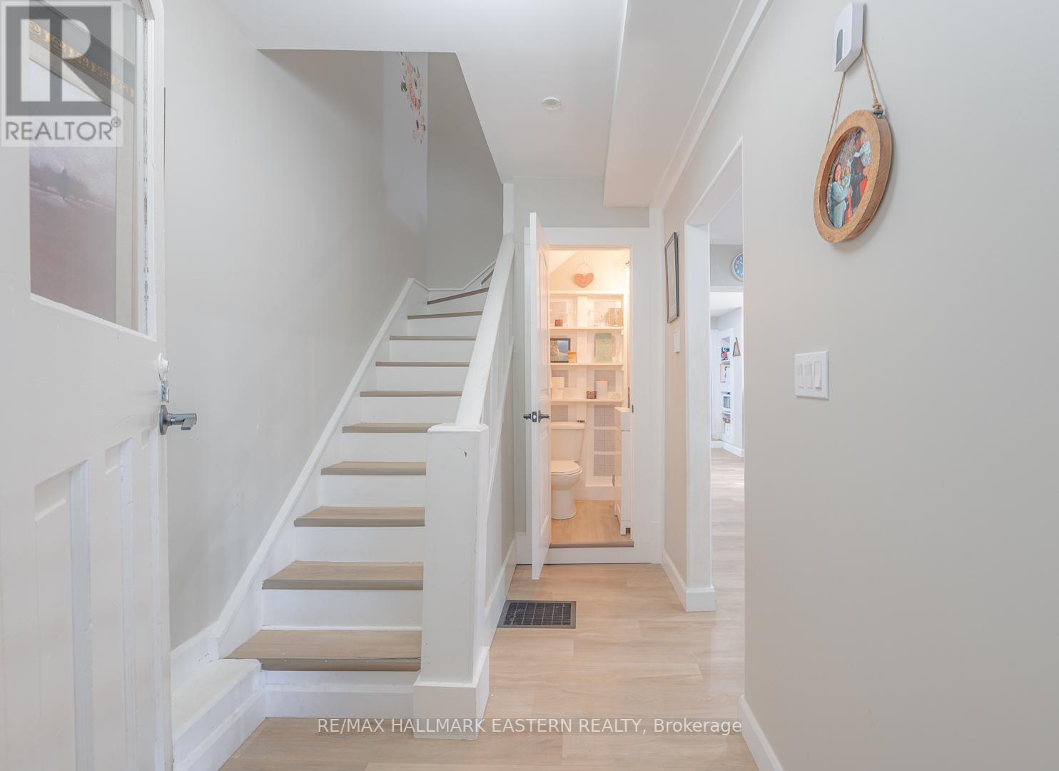 393 BLEECKER AVE