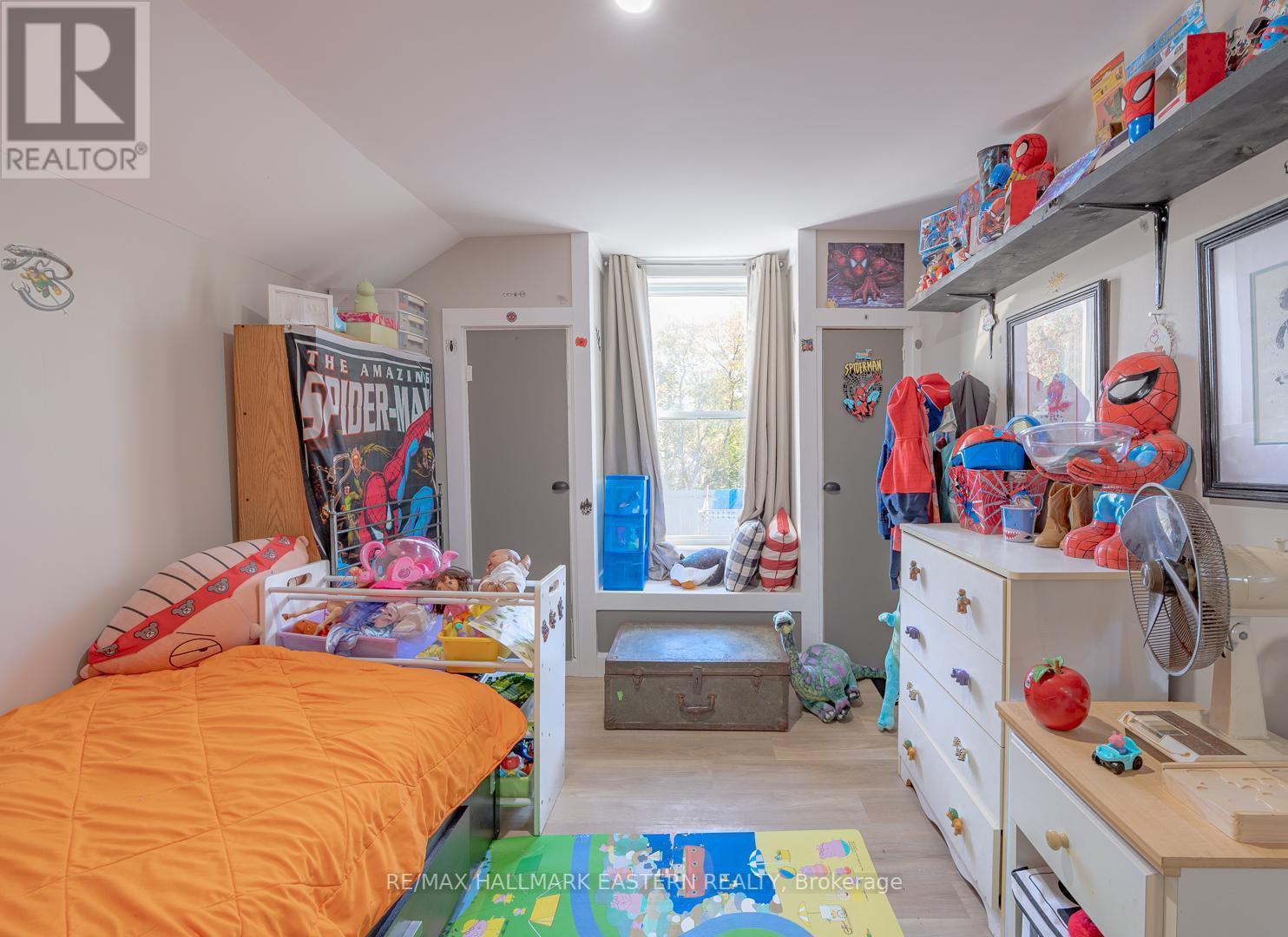 393 BLEECKER AVE