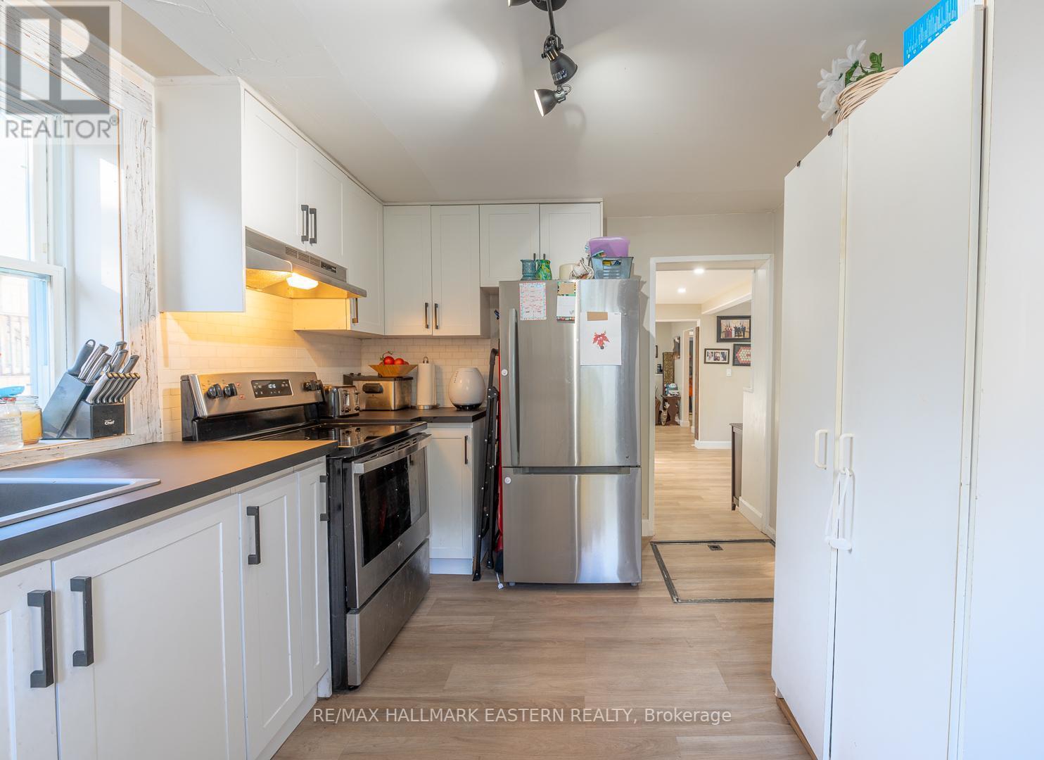 393 BLEECKER AVE