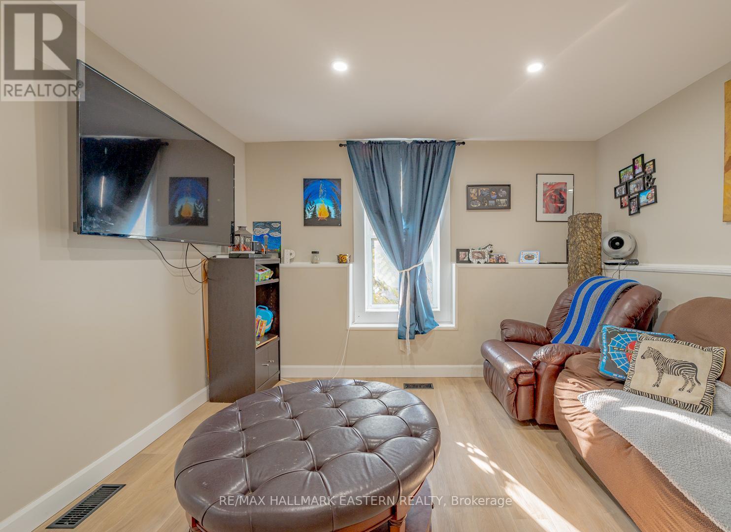 393 BLEECKER AVE