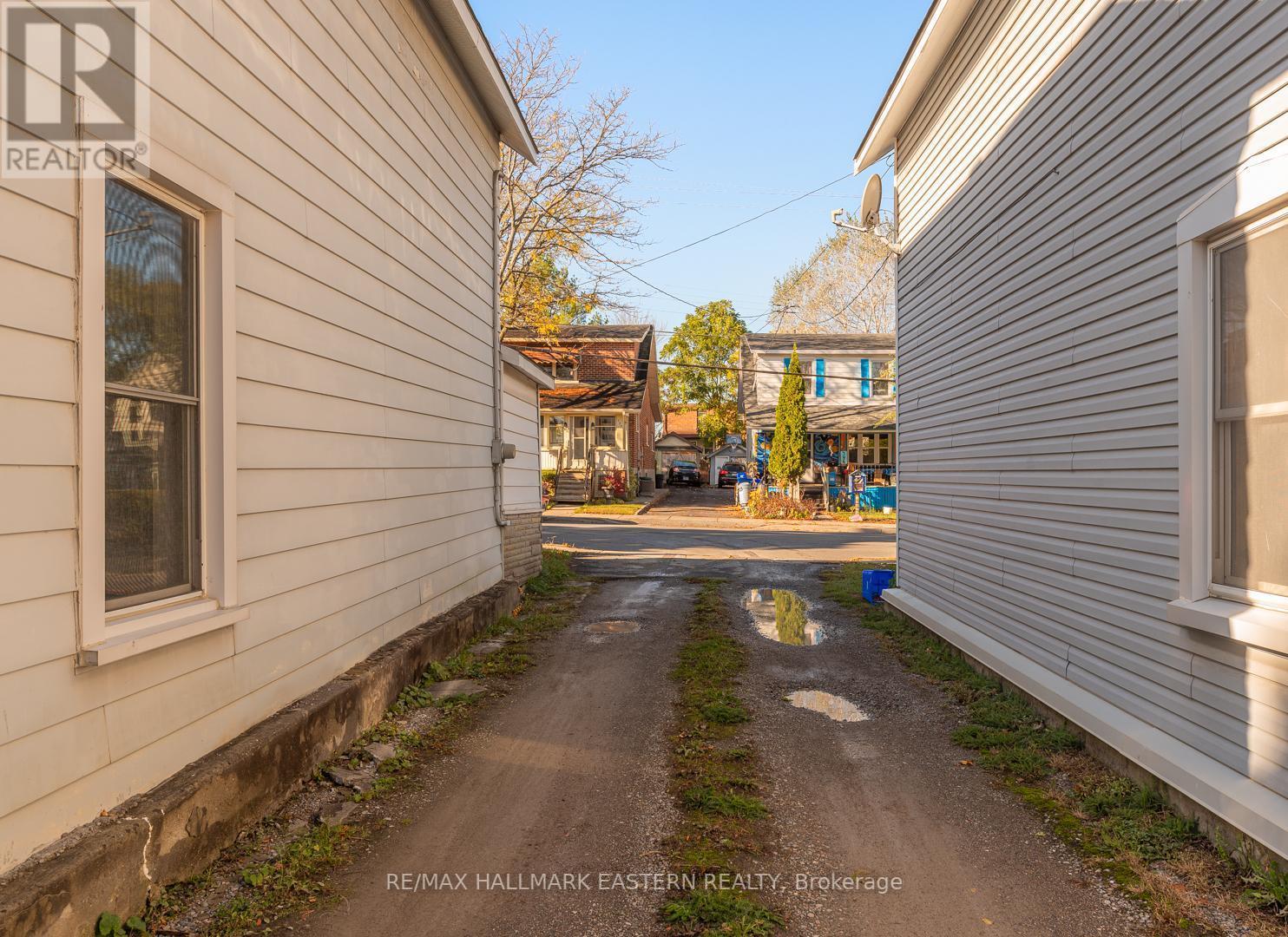 393 BLEECKER AVE
