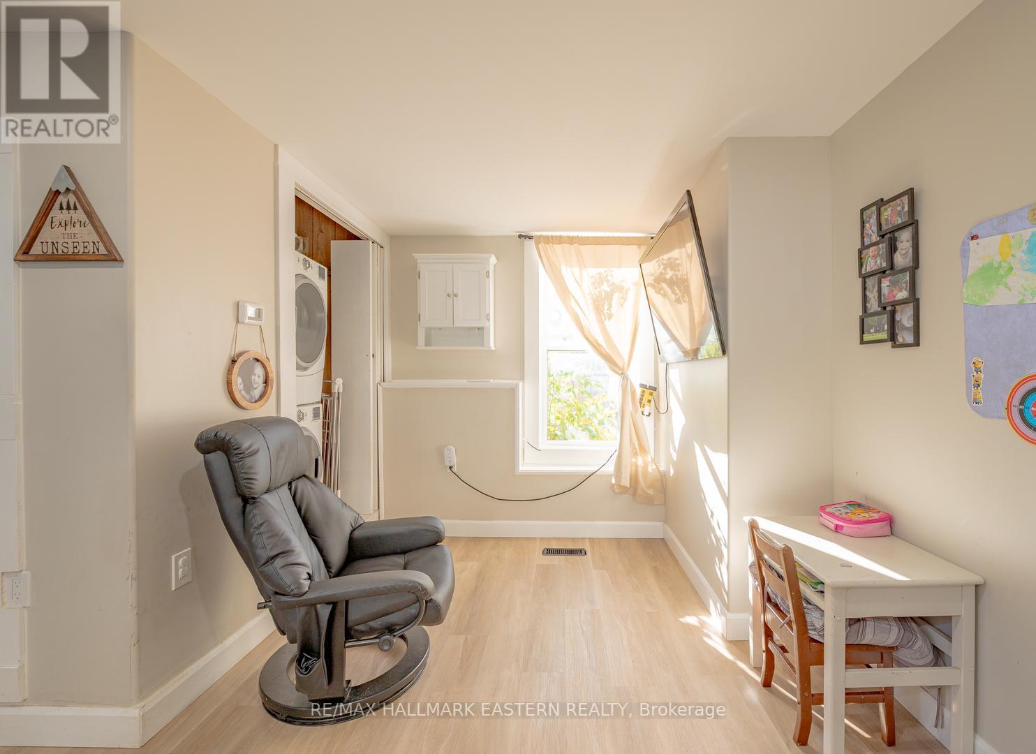 393 BLEECKER AVE