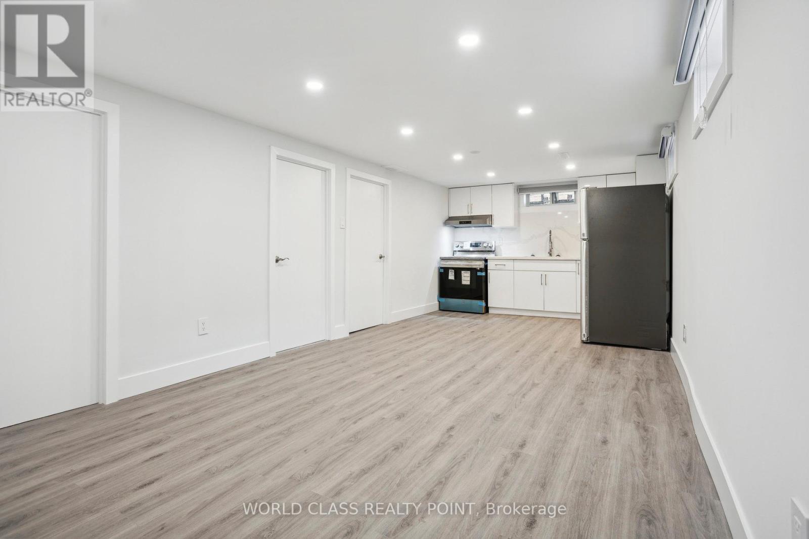 396 HUDSON DR