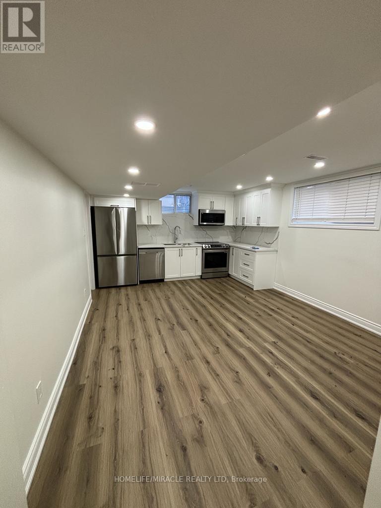 #BSMT -10 COTTONWOOD DR, #Bsmt