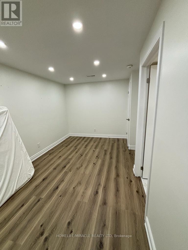 #BSMT -10 COTTONWOOD DR, #Bsmt