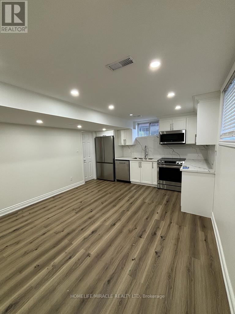 #BSMT -10 COTTONWOOD DR, #Bsmt