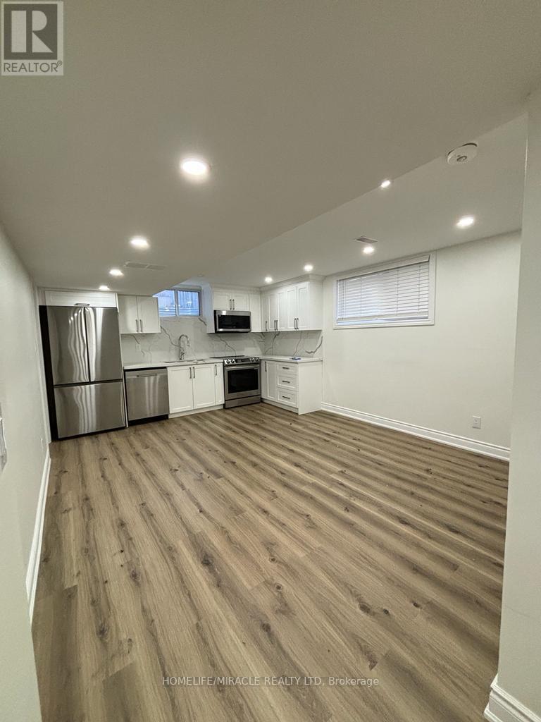 #BSMT -10 COTTONWOOD DR, #Bsmt