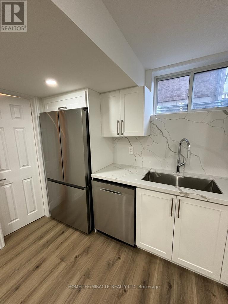 #BSMT -10 COTTONWOOD DR, #Bsmt