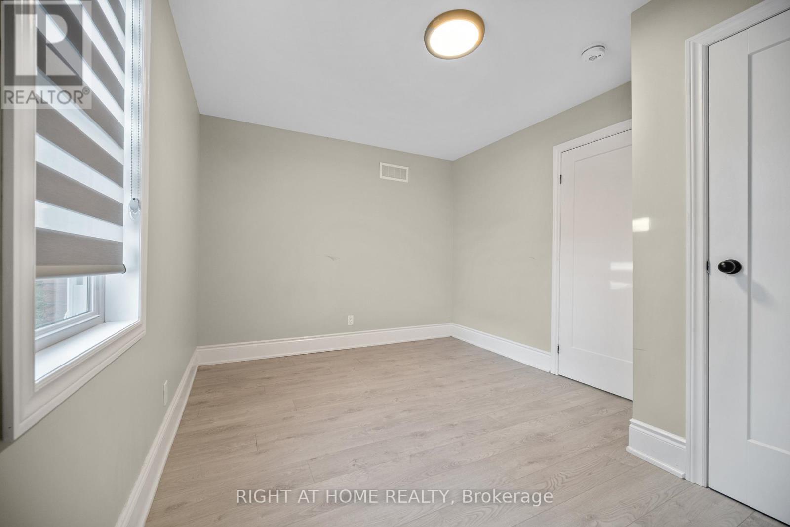 364 BRIDGE ST W