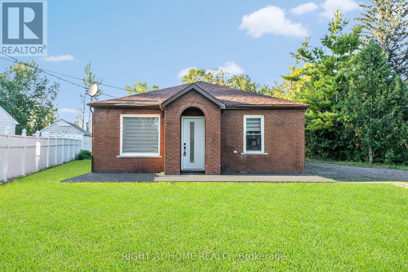 364 BRIDGE ST W