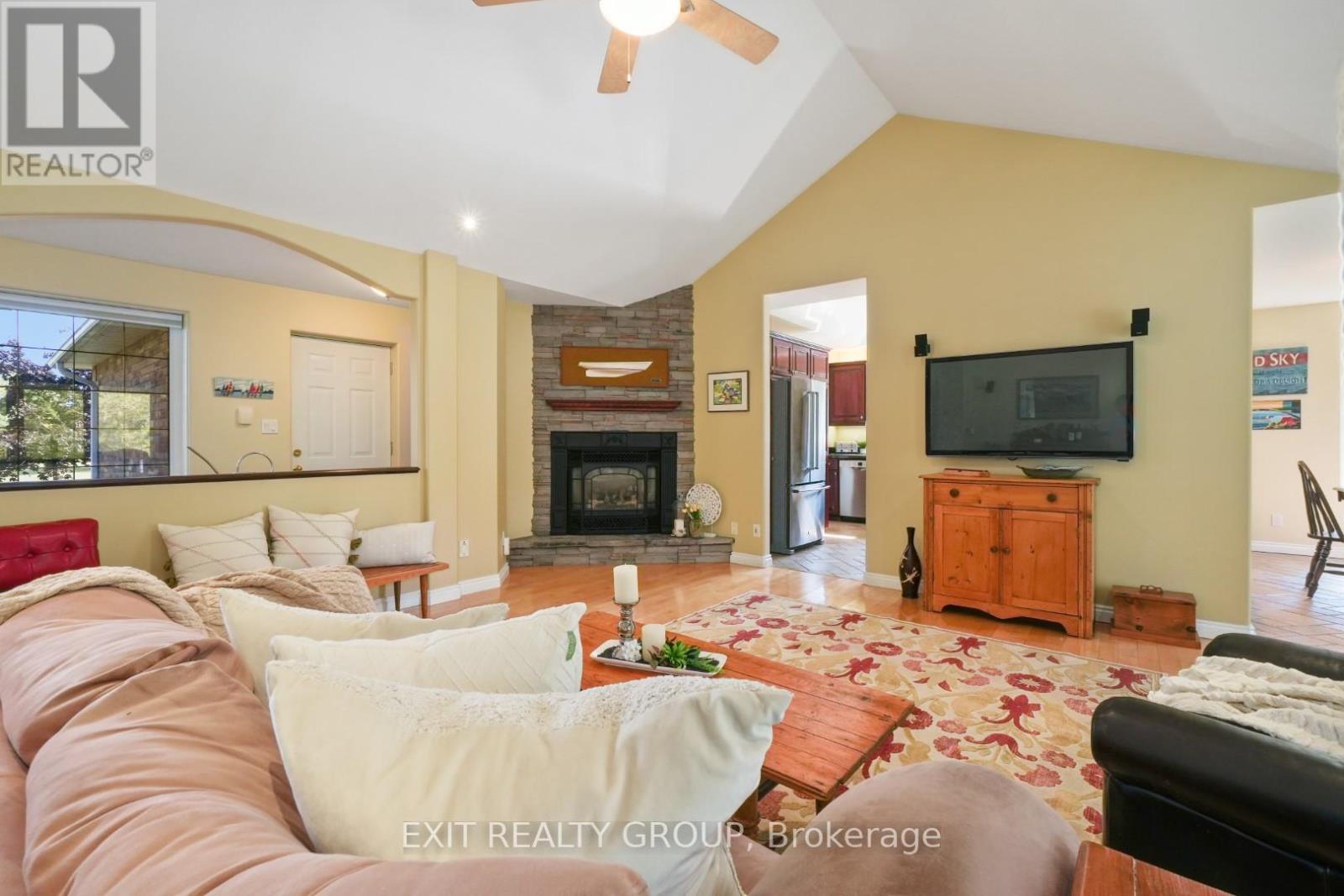 84 BAY BREEZE ST