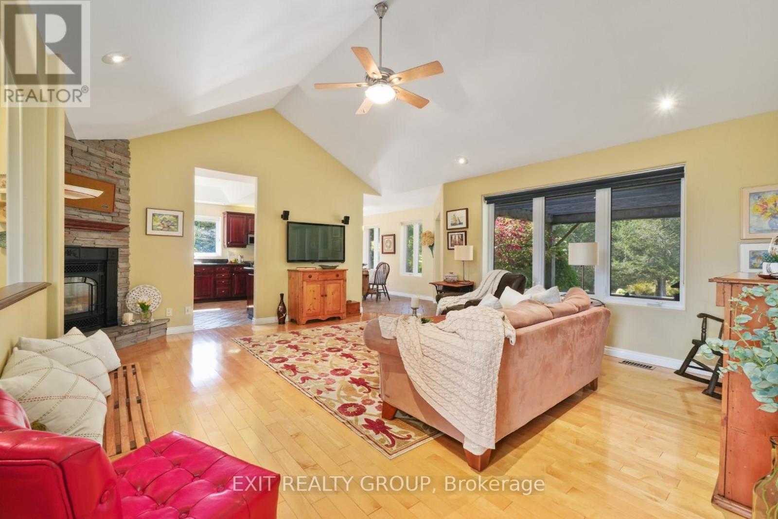 84 BAY BREEZE ST