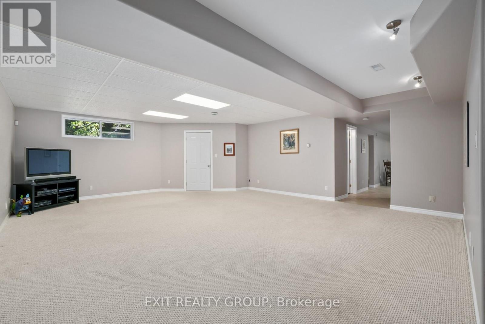 84 BAY BREEZE ST