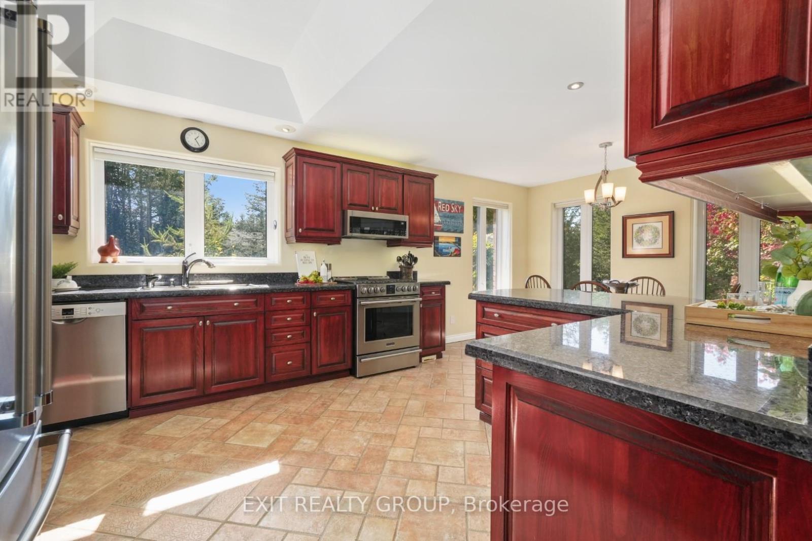 84 BAY BREEZE ST