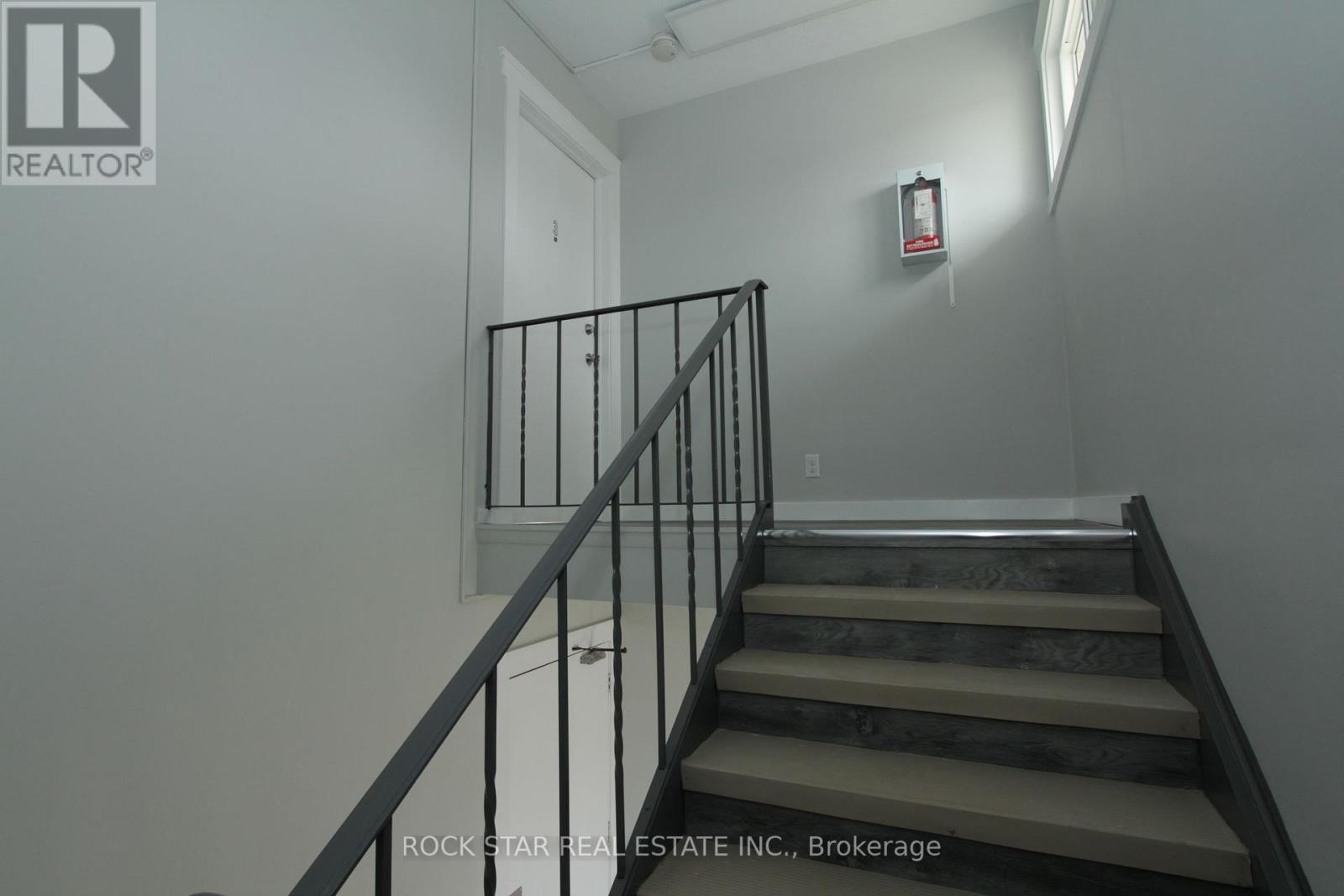 65 STANLEY ST
