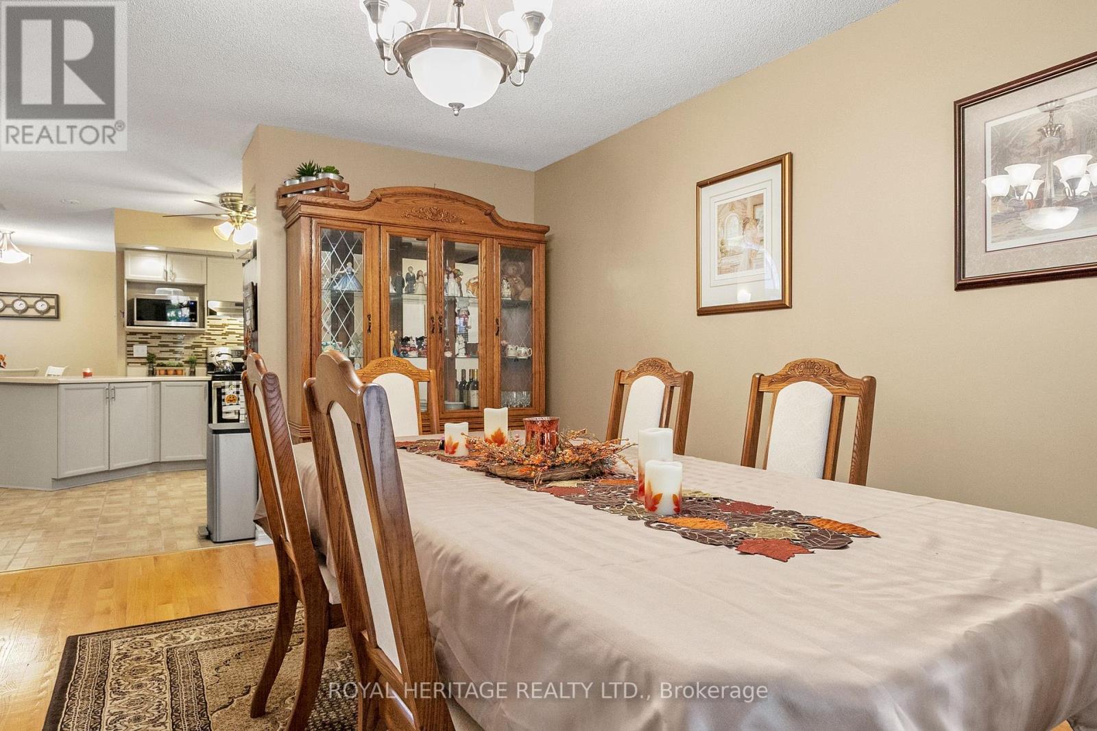 10 HILLVIEW DR