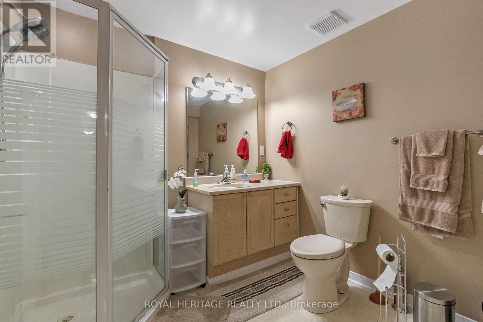 10 HILLVIEW DR