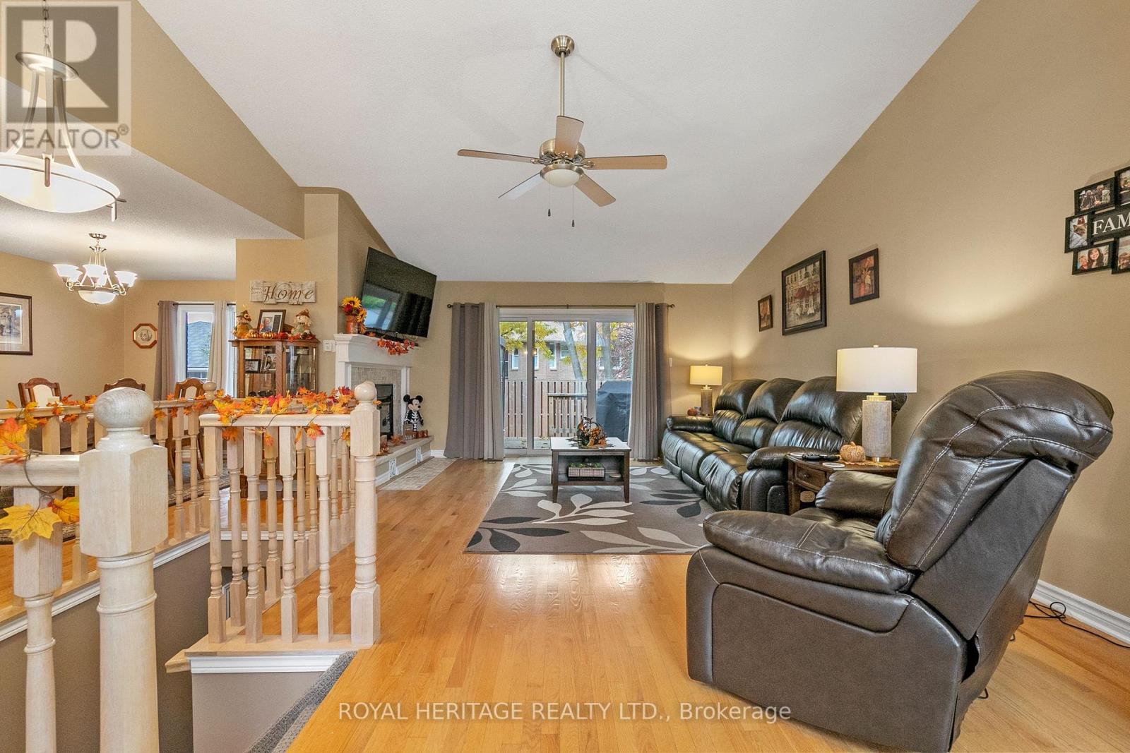 10 HILLVIEW DR