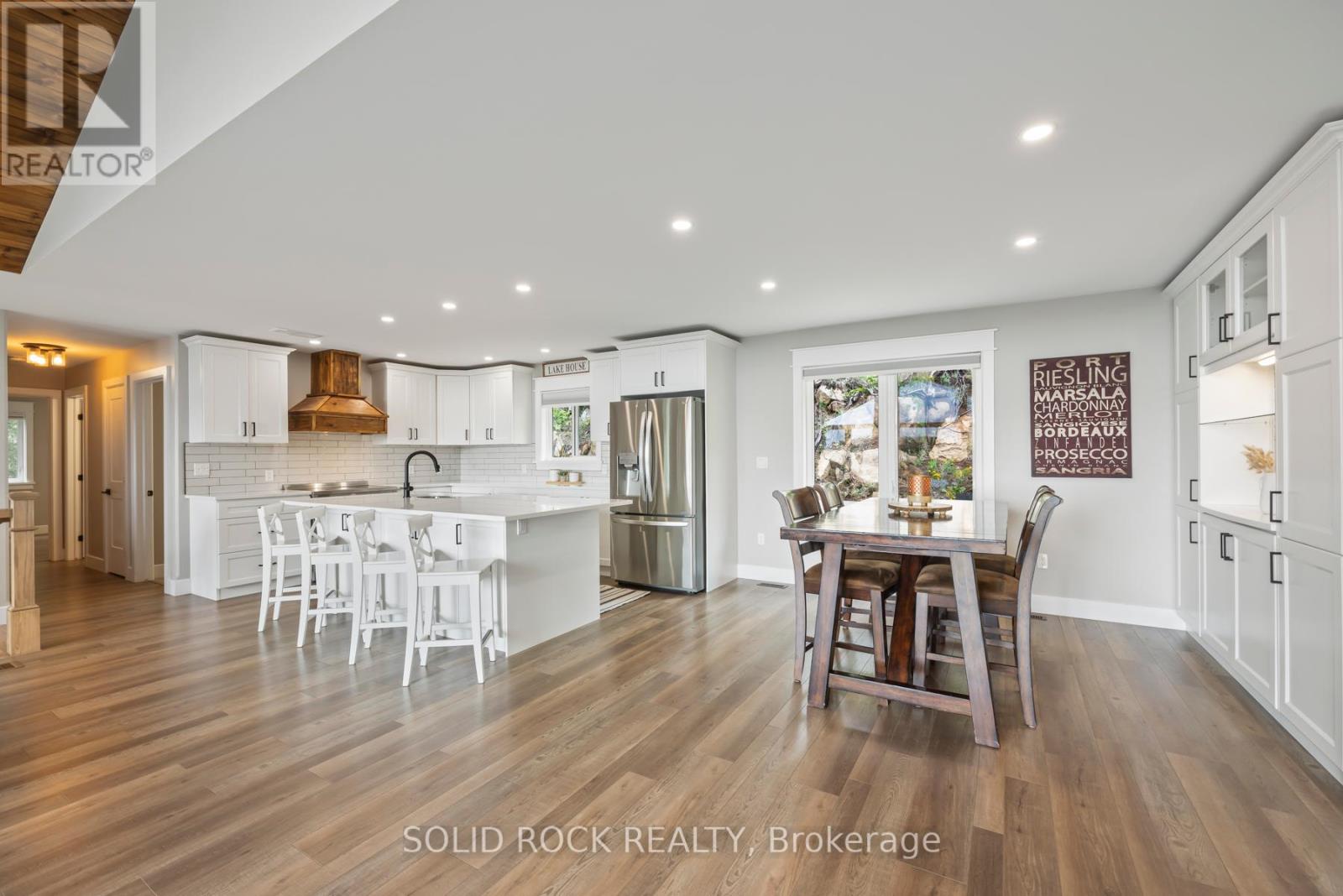 93 HINCHINBROOKE RD N