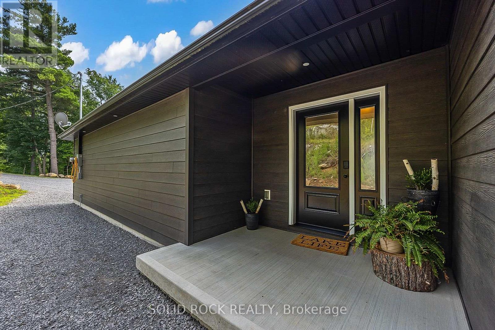 93 HINCHINBROOKE RD N