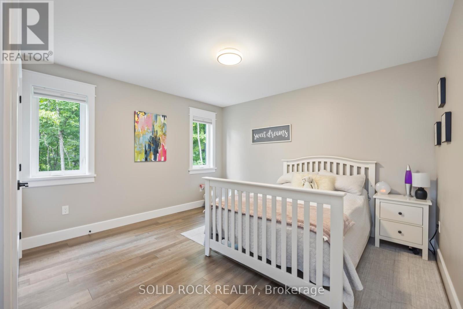 93 HINCHINBROOKE RD N