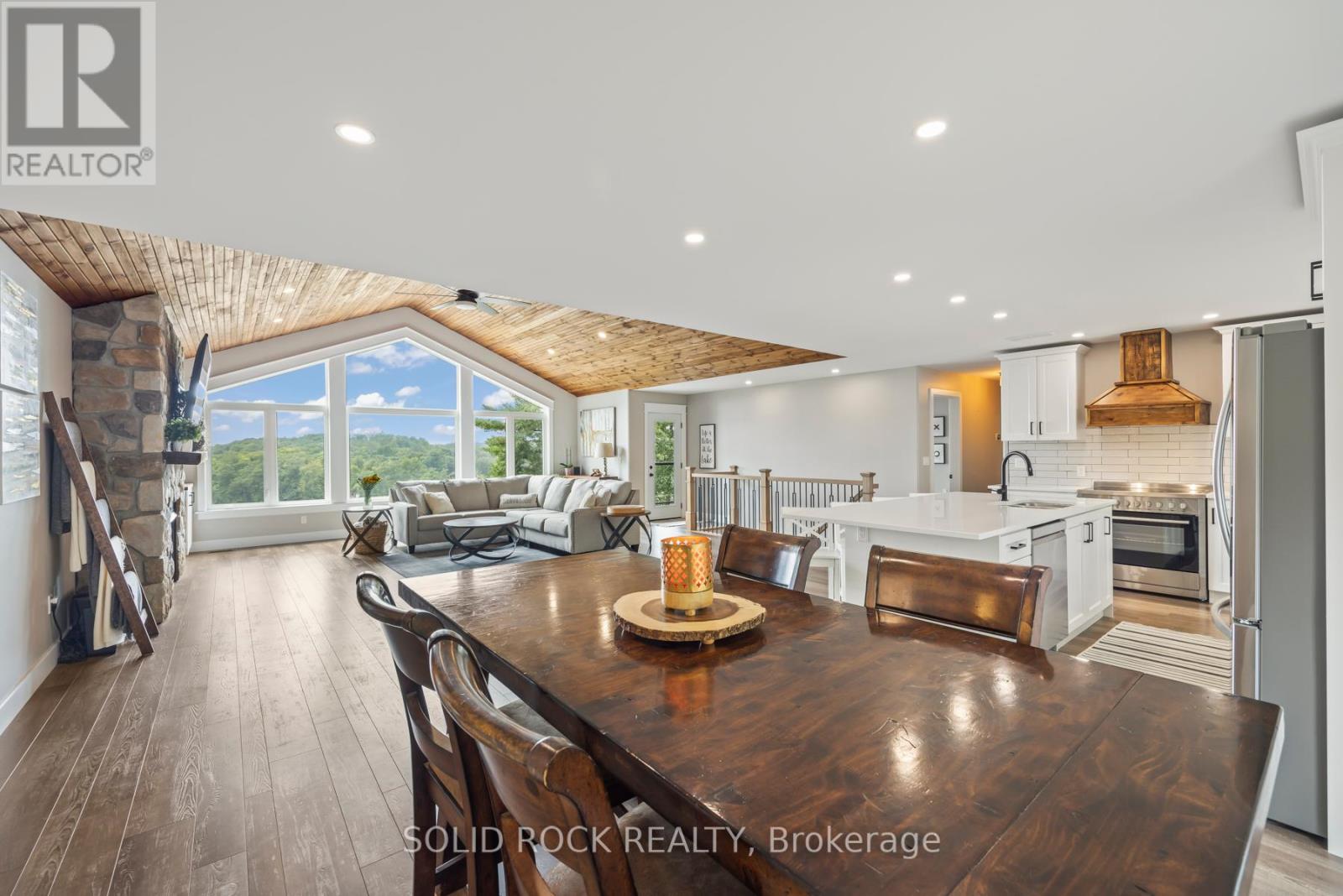 93 HINCHINBROOKE RD N