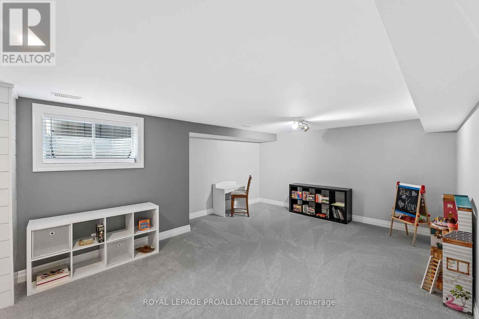 21 SILLS RD