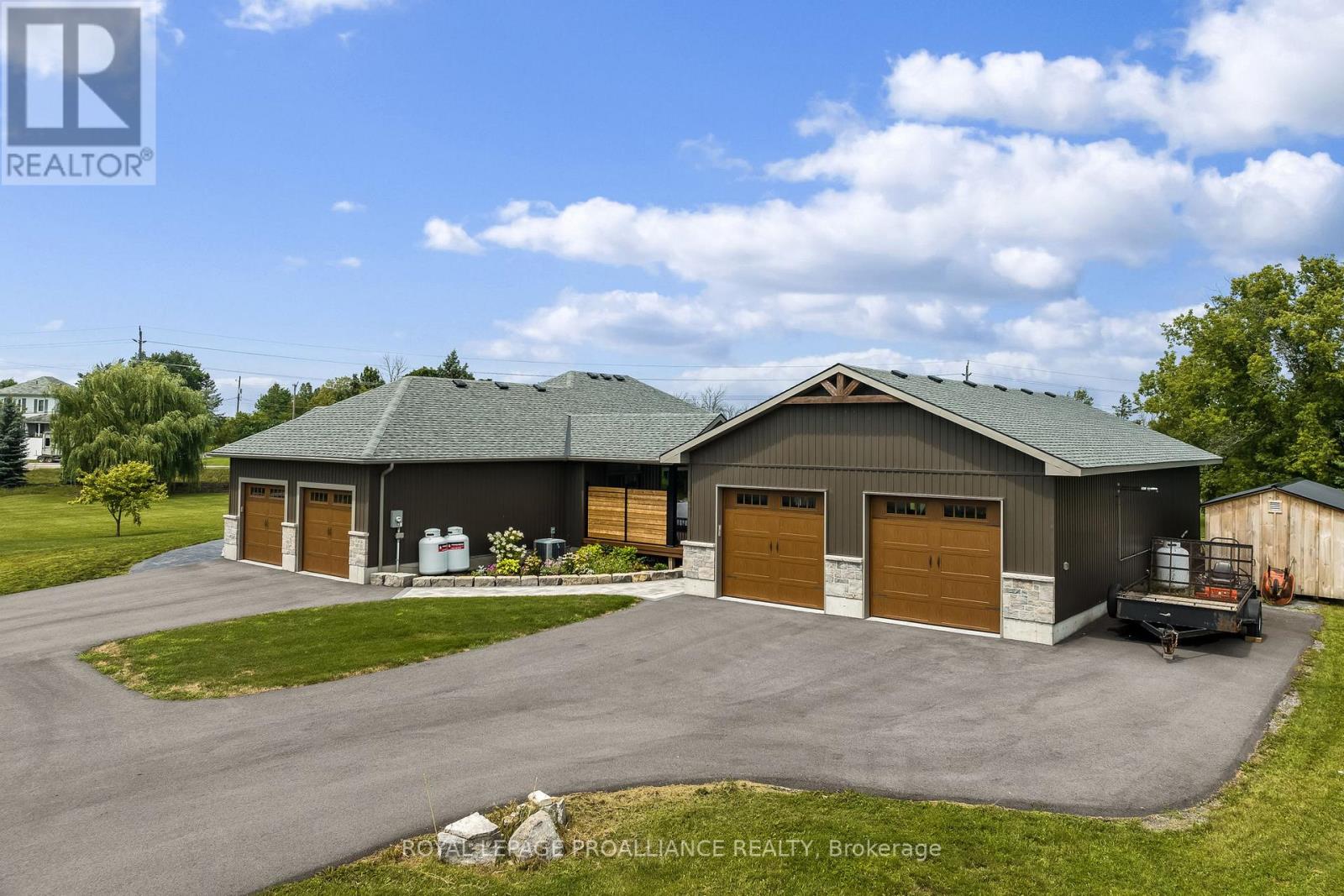 21 SILLS RD