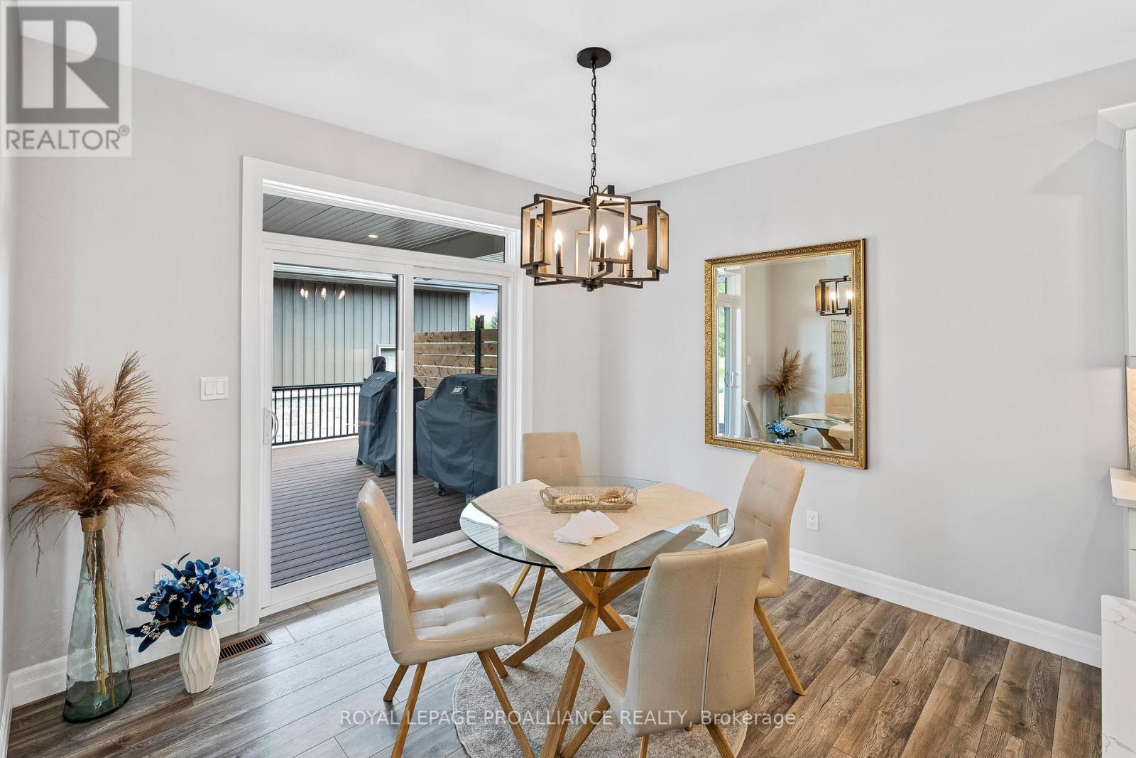 21 SILLS RD