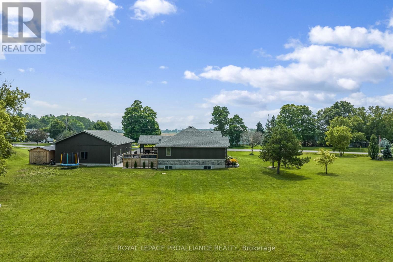 21 SILLS RD