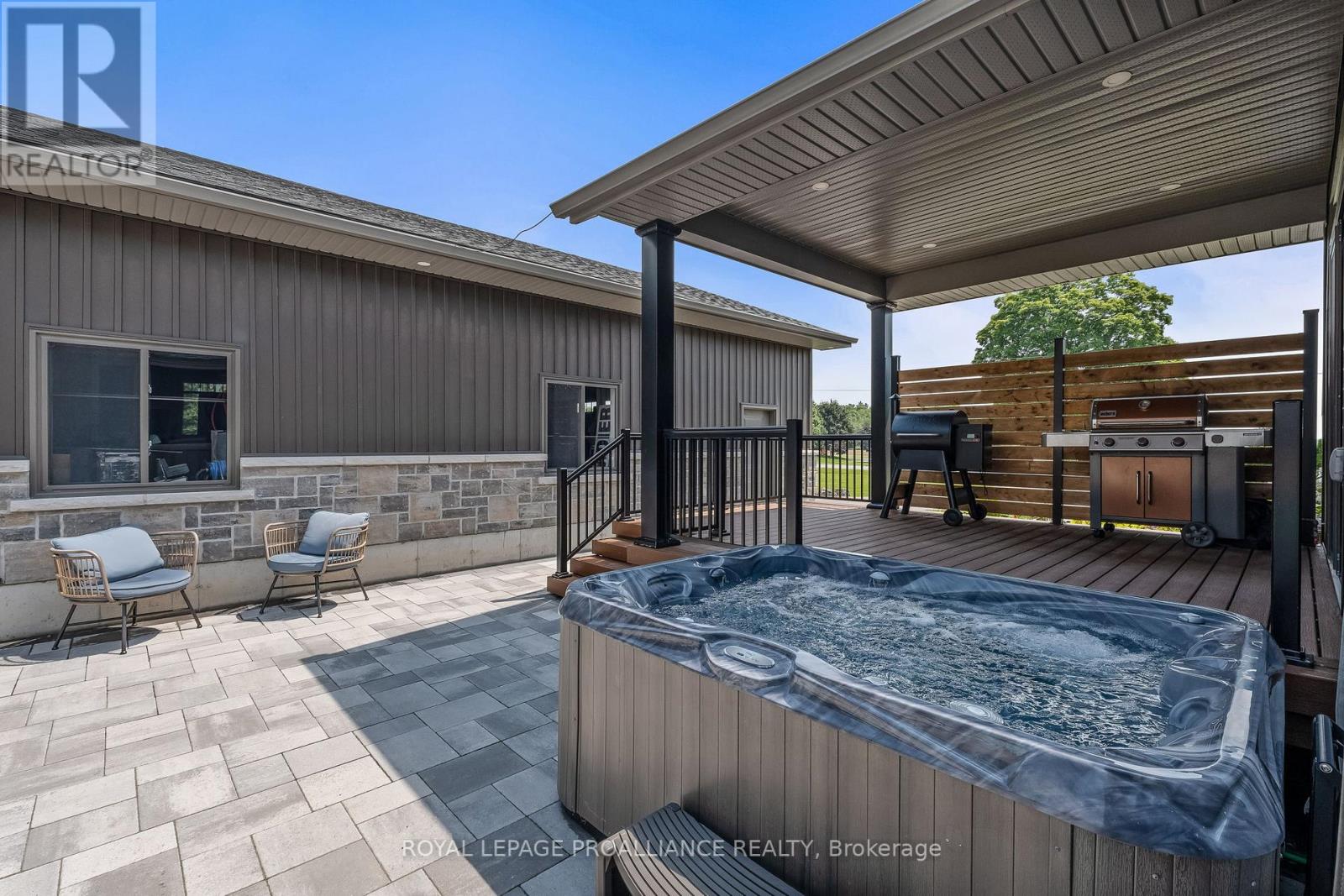 21 SILLS RD