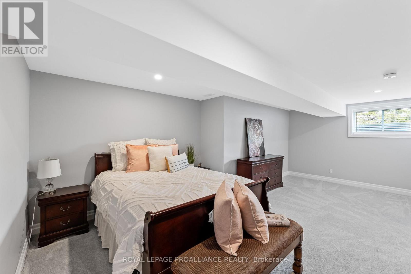21 SILLS RD