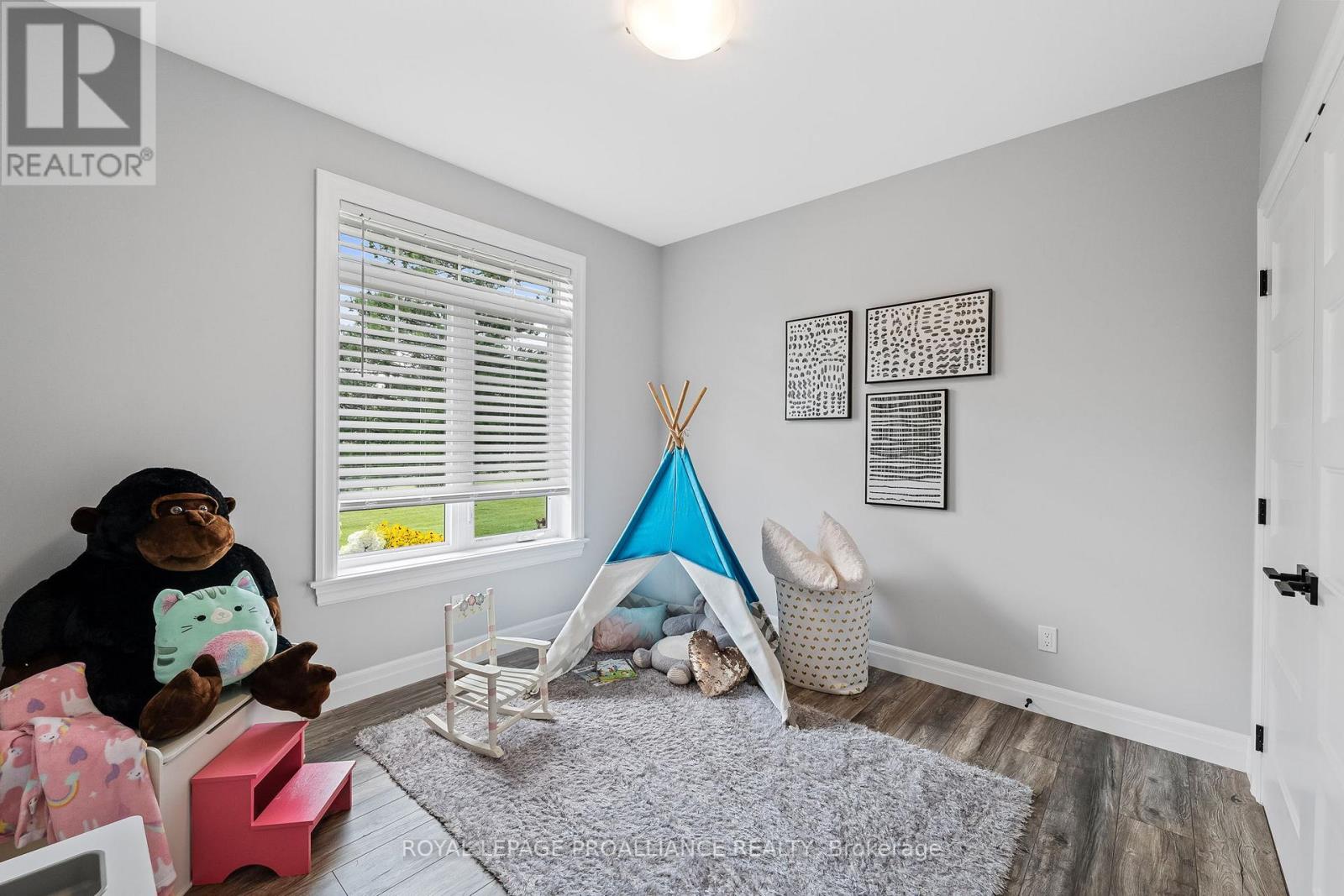 21 SILLS RD