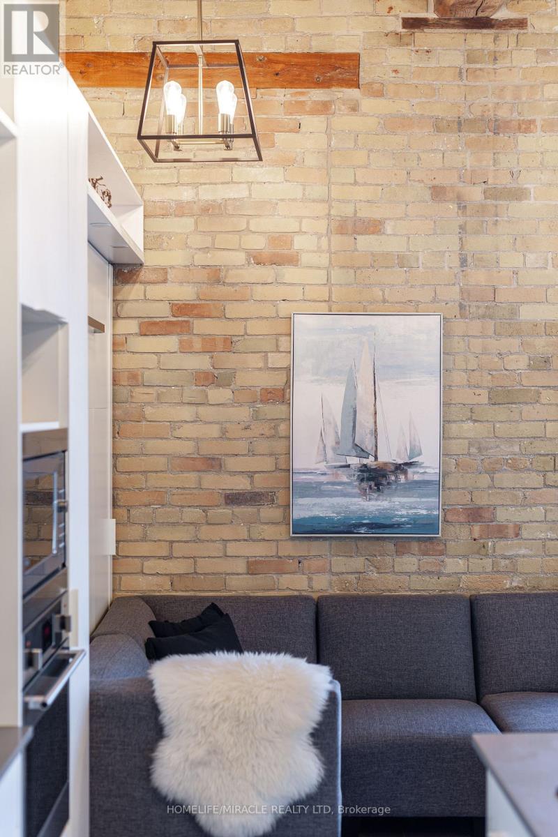 #221 -245 DOWNIE ST, #221