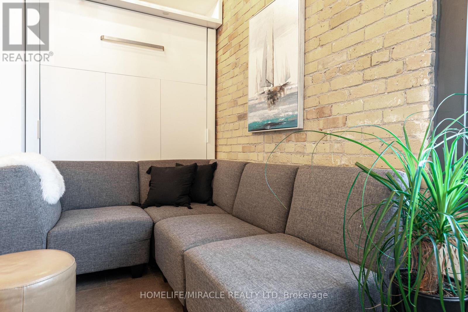 #221 -245 DOWNIE ST, #221