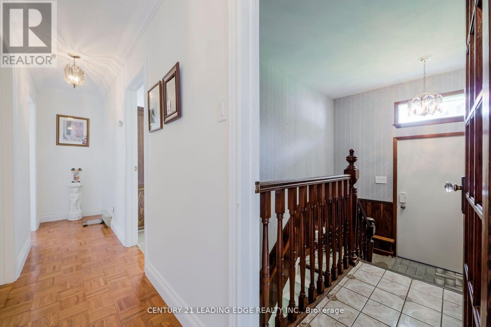 28 RHODES AVE