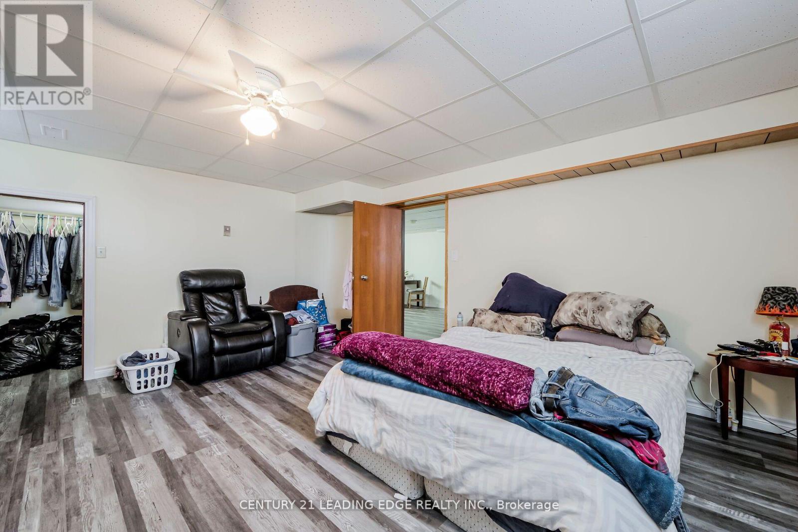 28 RHODES AVE