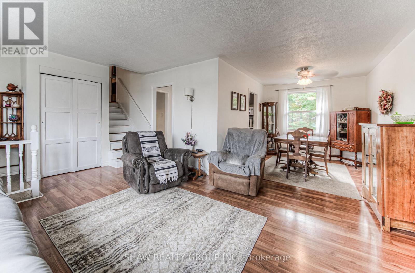 1098 SOVEREIGN RD