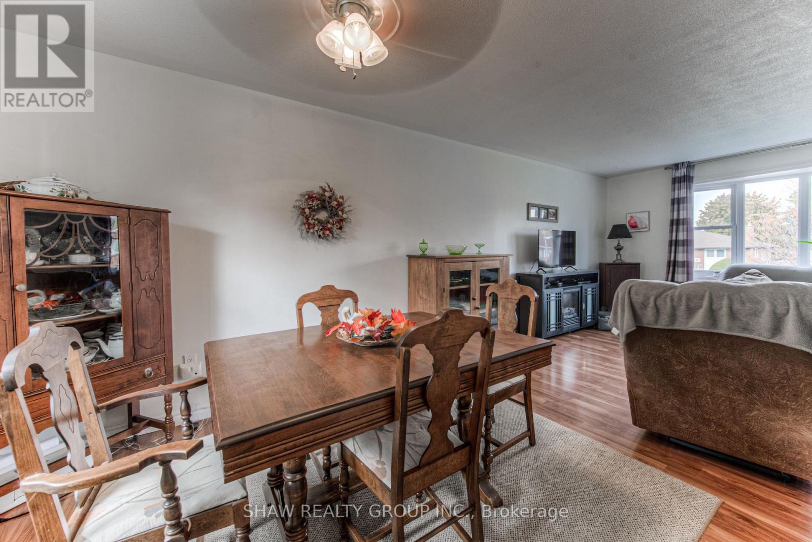 1098 SOVEREIGN RD