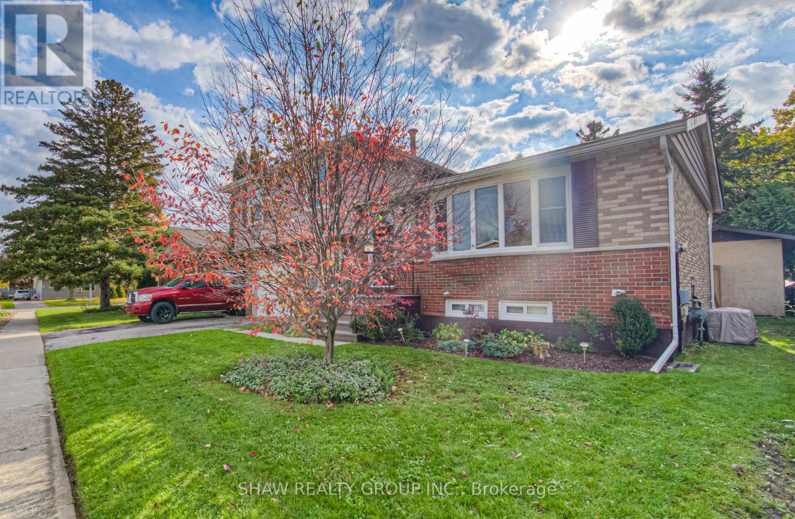 1098 SOVEREIGN RD