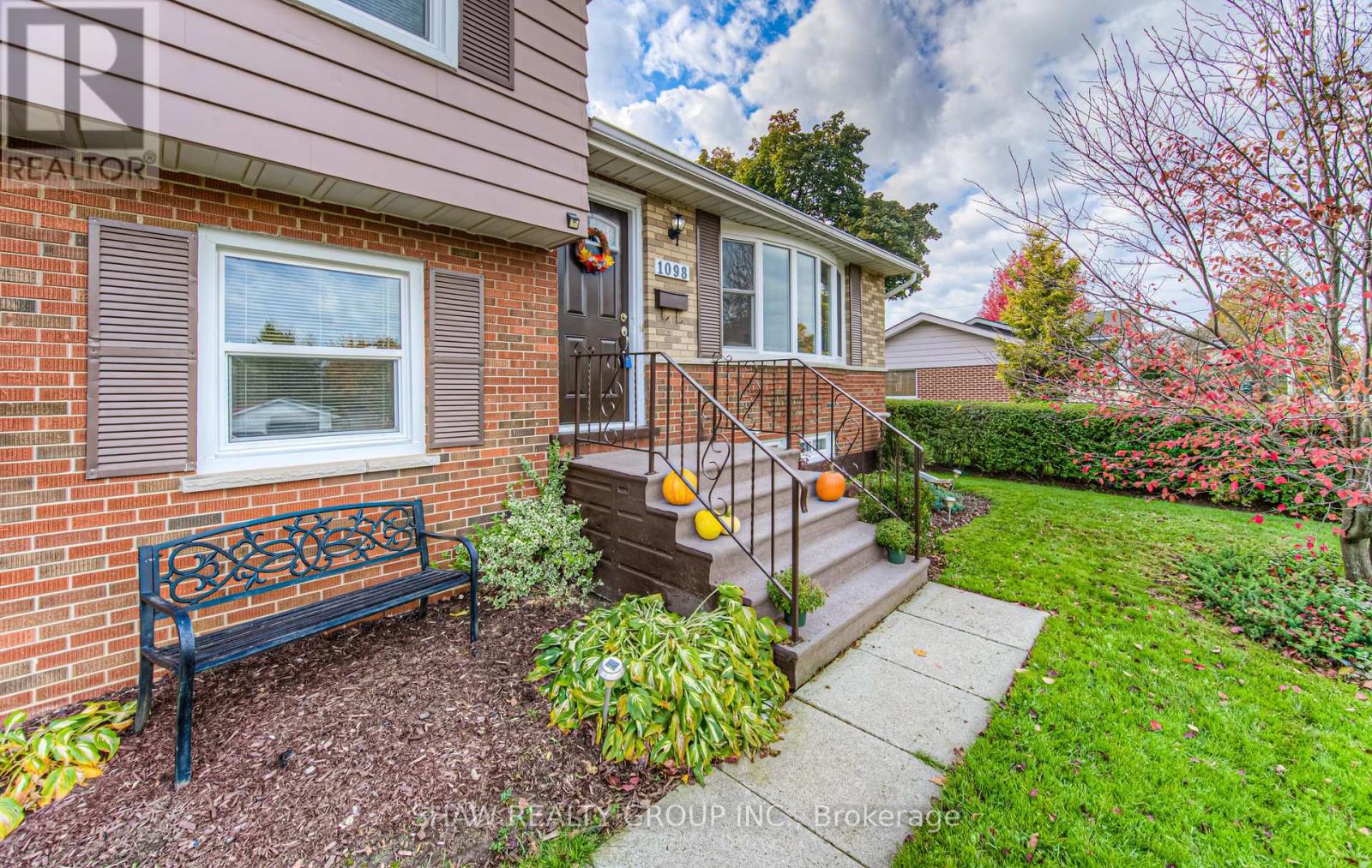 1098 SOVEREIGN RD