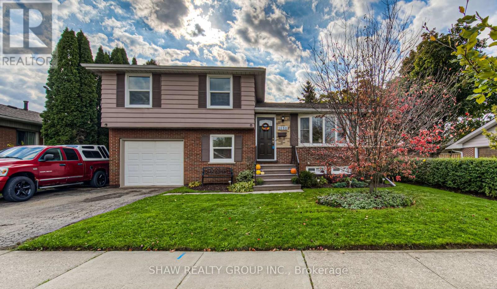 1098 SOVEREIGN RD
