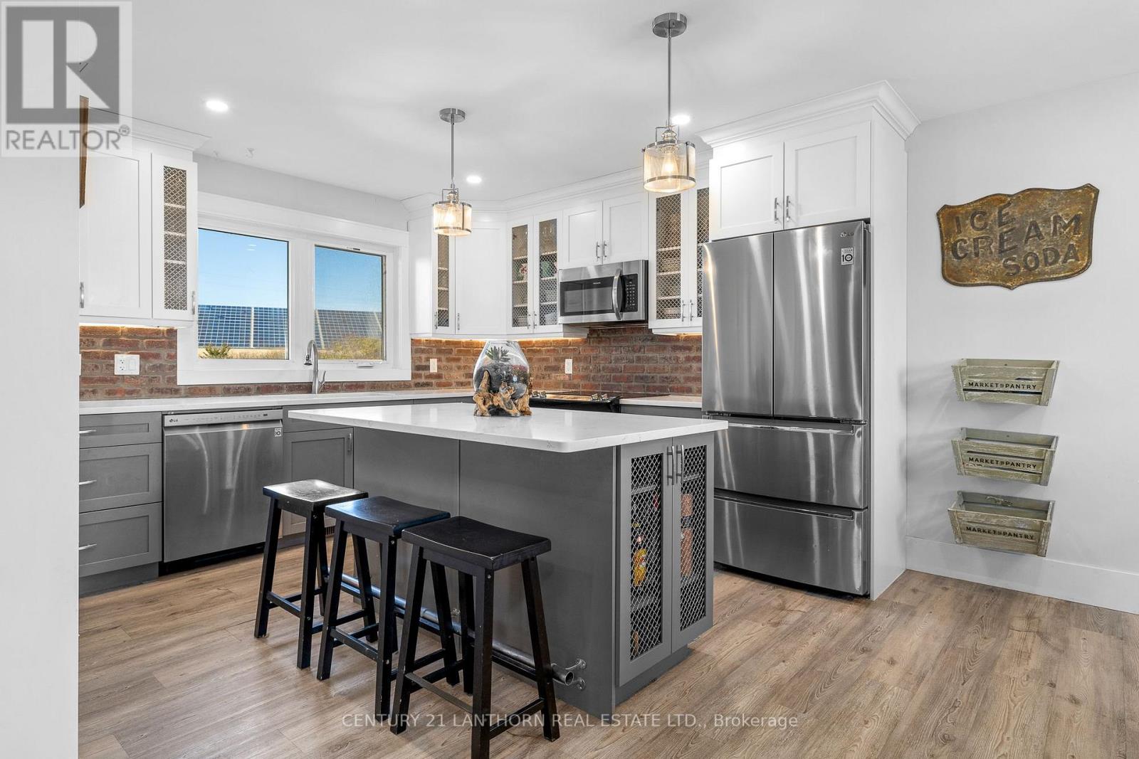 19009 LOYALIST PKWY