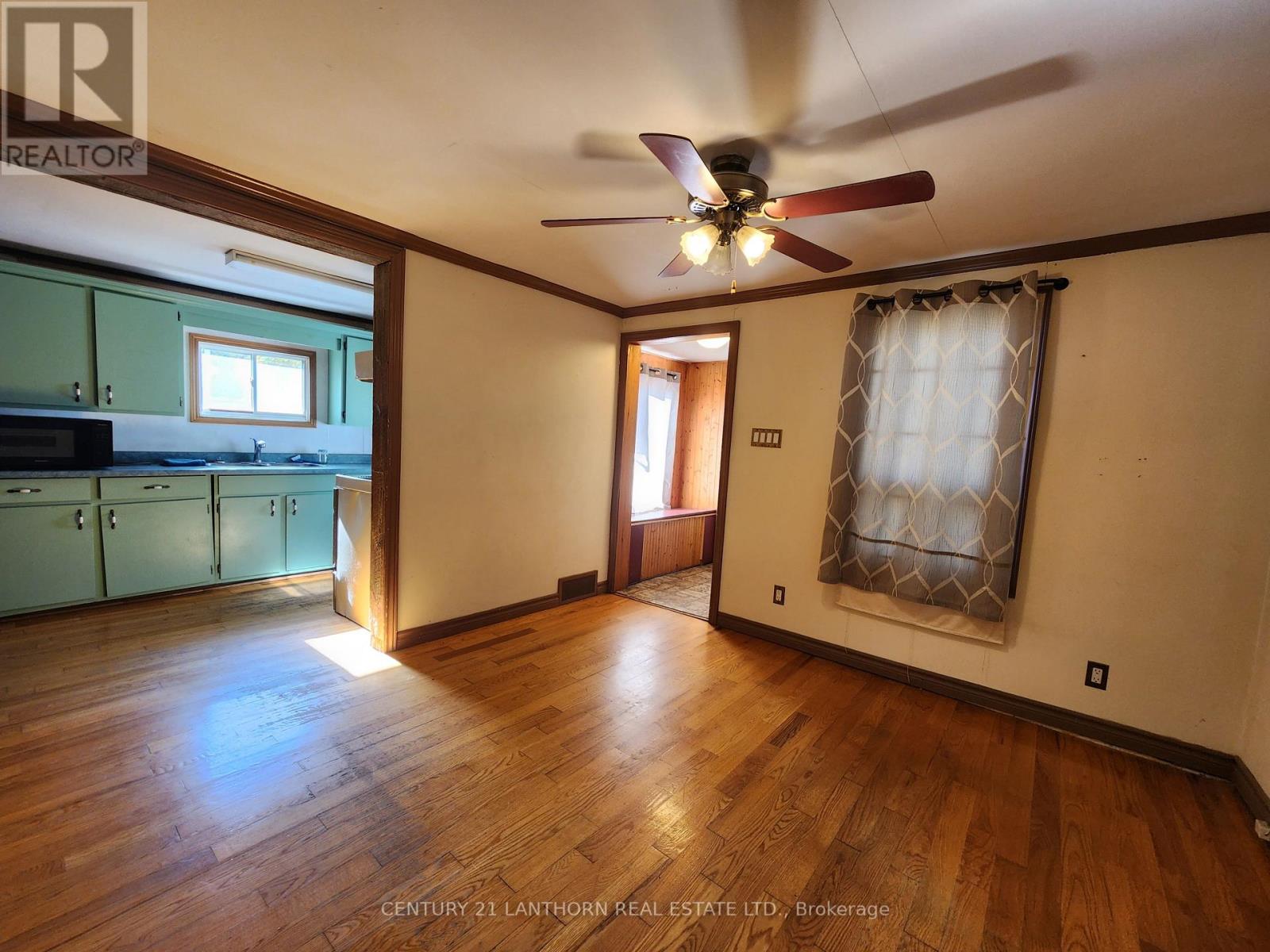 25 BETTES ST