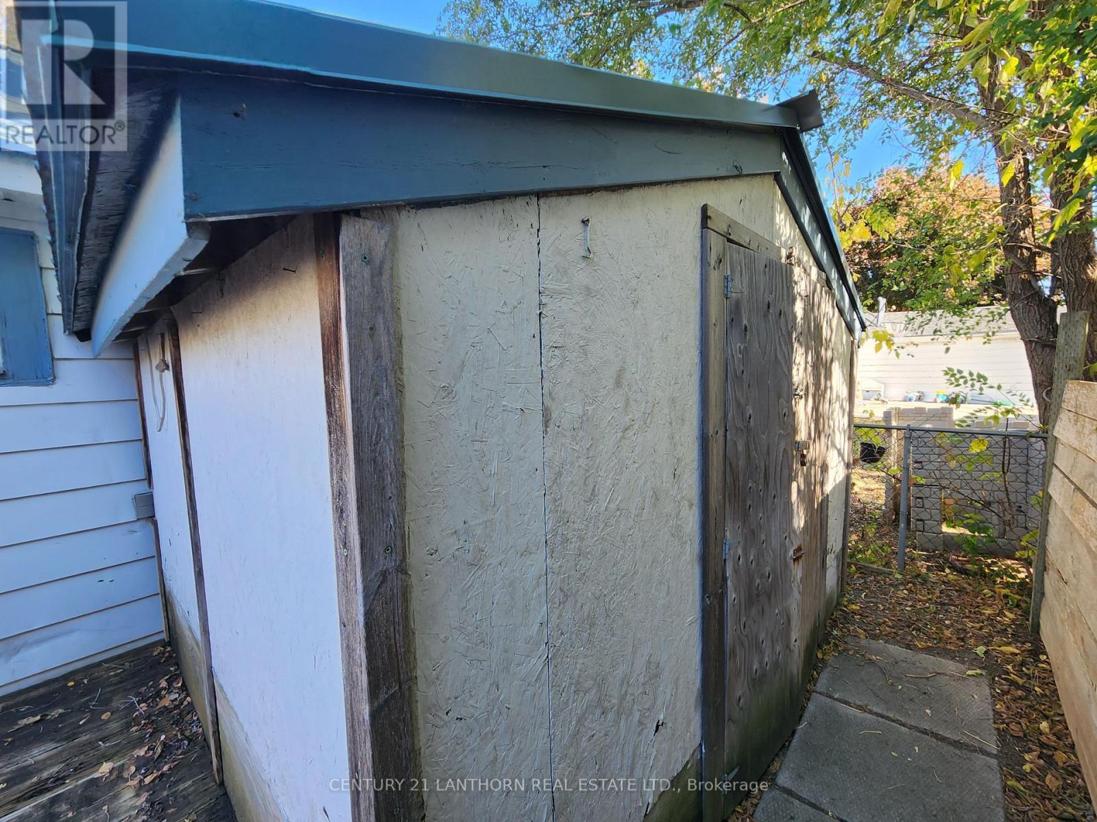 25 BETTES ST