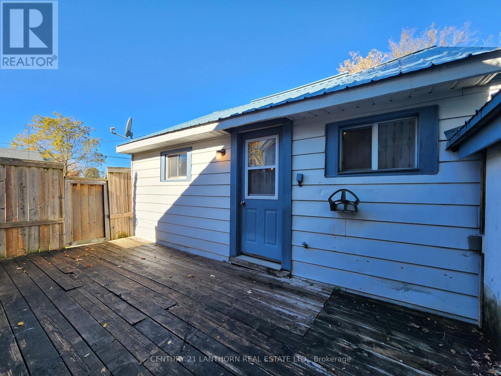 25 BETTES ST